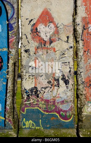 alten Peeling gemalt Abschnitt Berliner Mauer Mauer Relikt Deutschland deutschland Stockfoto
