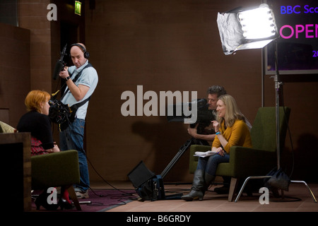 Kunstwerke der BBC interview mit River City Schauspielerin Libby McArthur. Stockfoto