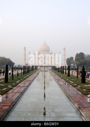 Das Taj Mahal ist ein Mausoleum befindet sich in Agra Indien Stockfoto