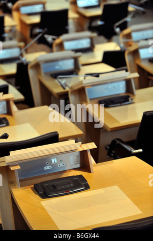 Innere des schottischen Parlaments Holyrood Sitzungssaal Stockfoto