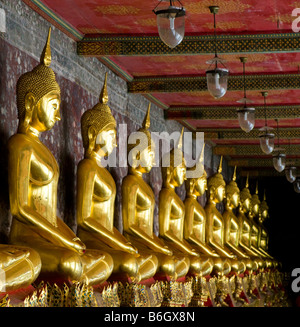goldenen Buddhas in Wat Sutat bangkok Stockfoto