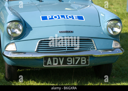 Ford Anglia Polizeiauto Stockfoto