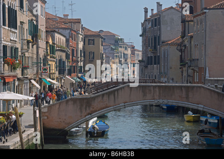 Campo de Ghetto Novo Ponte de Gheto Novo Gheto Venedig Italien April 2008 Stockfoto