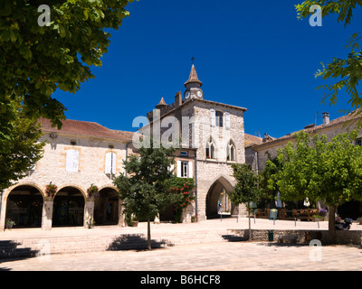 Ort des Arkaden Stadtplatz in Monflanquin Lot et Garonne Frankreich Europa Stockfoto