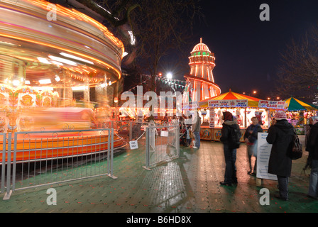 Cardiff-Winter-Wunderland Karussells und Kirmes Stockfoto