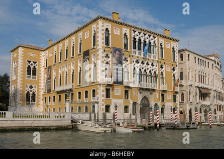 Palazzo Barbarigo Palast Malerei Mosaik an Wand zeigen Glasfabrik Grande Canal Venedig Italien, April 2008 Stockfoto