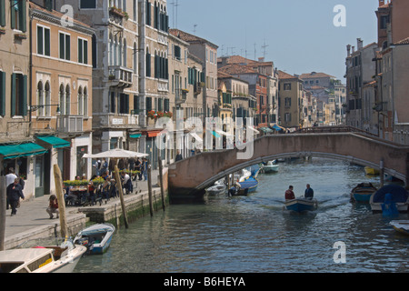 Campo de Ghetto Novo Ponte de Gheto Novo Gheto Venedig Italien April 2008 Stockfoto