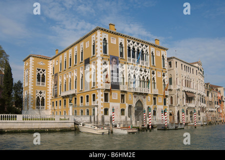 Palazzo Barbarigo Palast Malerei Mosaik an Wand zeigen Glasfabrik Grande Canal Venedig Italien, April 2008 Stockfoto