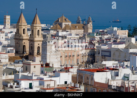 Europa Spanien Andalusien cadiz Iglesia del Carmen San Antonio Skyline Stockfoto