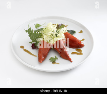 Piquillo Paprika gefüllt mit Brandada Salz Kabeljau und Kartoffel-Püree Stockfoto