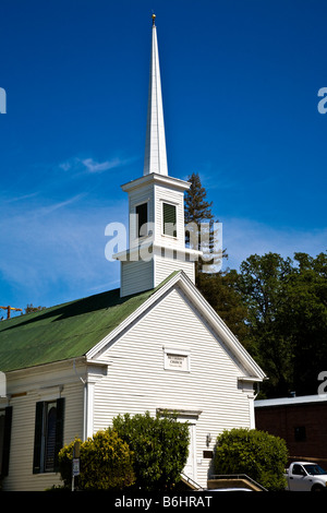 Weiße Kirche in Sutter Creek, Amador County, California, Vereinigte Staaten von Amerika Stockfoto