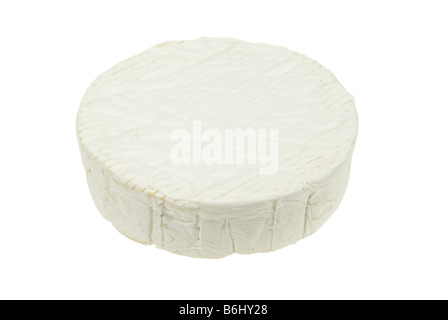 Runde Weichkäse Camembert isoliert auf weißem Hintergrund Stockfoto