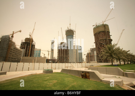 Bau von Hochhäusern in Doha, Katar. Stockfoto