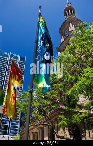 Frohe Weihnachten sagen Banner fliegen vor Rathaus Sydney New South Wales Australien Stockfoto