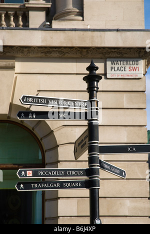 Straßenschild in Waterloo Place in central London England UK Stockfoto