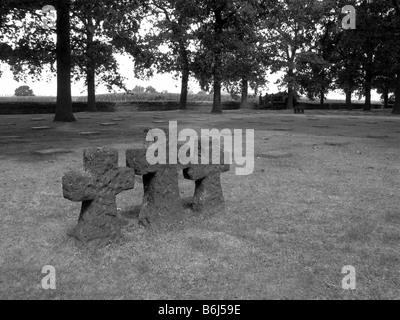 Deutschen ersten Weltkrieg Friedhof in Langemark, Belgien. Stockfoto