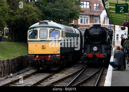 Dampf- und Dieselloks bei Swanage Dampf Eisenbahn-Dorset-England-Großbritannien Stockfoto