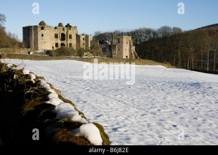 Barden Turm Ruinen Wharfedale Winterschnee Yorkshire Dales national park England uk gb Stockfoto