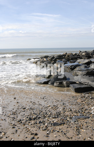 Stein-Breaker am Strand von Tywyn, Wales