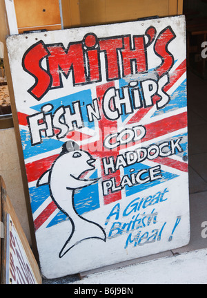 Gibraltar Werbung außerhalb Smith s Fish &amp; Chips-shop Stockfoto