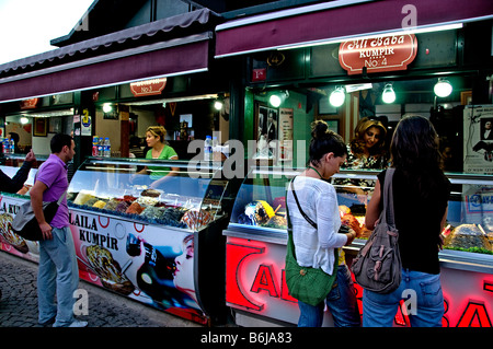 Eis Eis Verkäufer Istanbul Otakoy Straße Quartal Türkei türkische Stadt Einkaufsstadt Islam Stockfoto