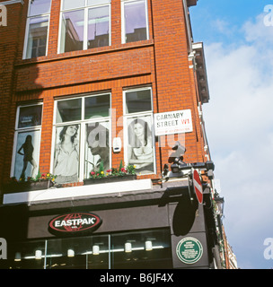 Carnaby Street anmelden Eckgebäude Soho London W1 England UK KATHY DEWITT Stockfoto