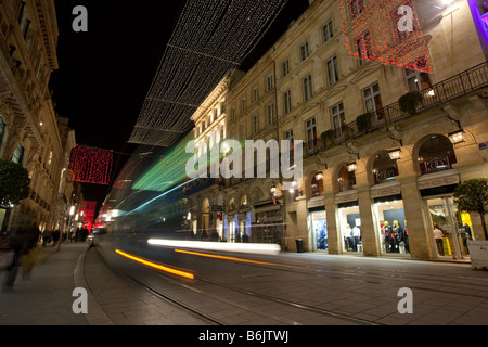 Straßenbahn-Bewegung in Bordeaux Straße, Frankreich Stockfoto