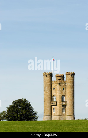 England, Worcestershire, Vale von Evesham. Der Broadway-Turm aus dem 18. Jahrhundert Torheit blickt auf Vale Evesham Stockfoto