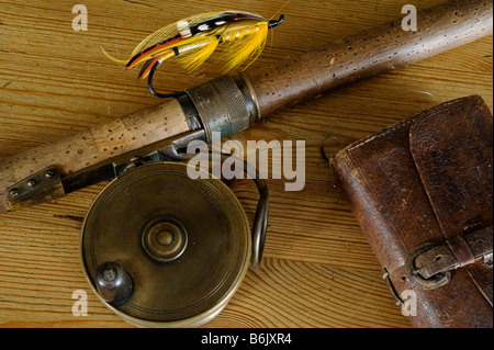 VEREINIGTES KÖNIGREICH.  Antike Lachs Angelgeräte und -Hardy-Rute Stockfoto