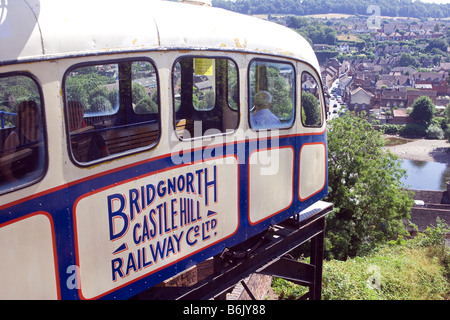 Bridgnorth in Shropshire, England. Bridgnorth Cliff Railway ist die älteste und steilste im Landesinneren elektrische Klippe Eisenbahn in Großbritannien Stockfoto