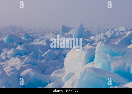 Gefrorene Landschaft Druck Kämme im dynamischen Packeis Durcheinander von starken Winden und Strömungen über Tschuktschensee Alaska Stockfoto