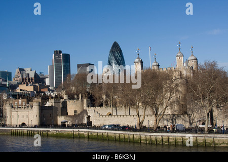 "Tower of London" und die Gerkin London GB UK Stockfoto