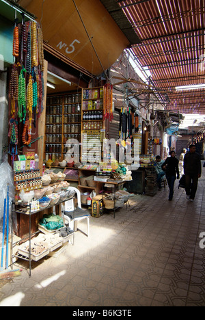 Die Souks in der Nähe Platz Jemaa El Fna in Marrakesch Marokko Stockfoto