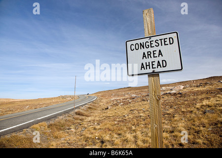 Der Beartooth Scenic Byway (RT. 212) überquert Beartooth Pass (10.947') zwischen Cooke City, Wyoming, und Red Lodge, Montana, USA Stockfoto