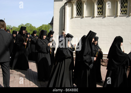 Umzug der neu geweihten Kirche in Butovo, Website von Stalins Schlachtfelder, Gebiet Moskau, Russland Stockfoto