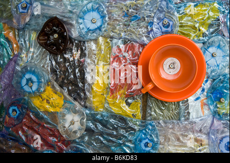 Israel Hiriya Musée recycling Recycling-Kunststoff Geschirr umgebaut Stockfoto