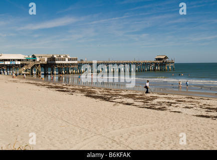 EINEN WINTERNACHMITTAG AM COCOABEACH IN FLORIDA AN DER SPACE COAST Stockfoto