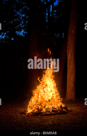 Campingplatz-Lagerfeuer Stockfoto