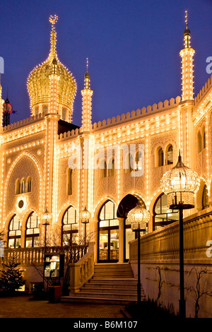 Weihnachten beleuchtet Restaurant Nimb in Kopenhagen Tivoli Stockfoto