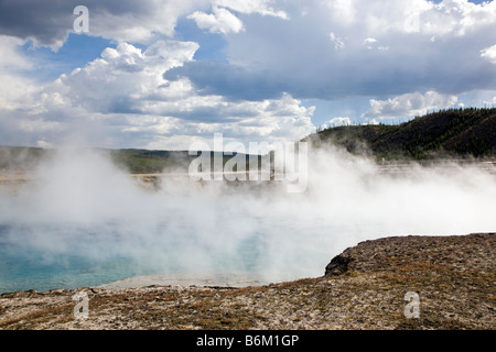 Excelsior Geyser Krater, Grand Prismatic Spring, Midway Geyser Basin, Yellowstone-Nationalpark, Wyoming, USA Stockfoto