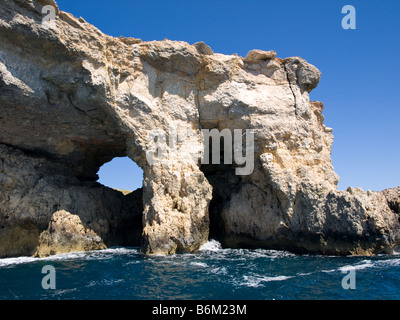 Die beeindruckende Comino Höhlen an der Küste der Insel Comino, Malta. Stockfoto