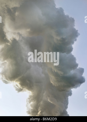 Dampf aus dem Kraftwerk Smokestack, USA Stockfoto