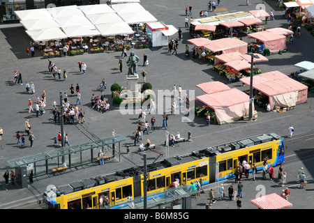 Blick auf den Marktplatz von Halle, Deutschland; Marktplatz in Halle (Saale), Sachsen-Anhalt Stockfoto