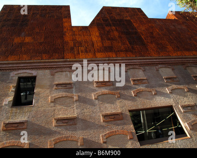 CaixaForum Madrid Museum von Schweizer Architekten Herzog und de Meuron in Paseo del Prado MADRID Spanien Stockfoto