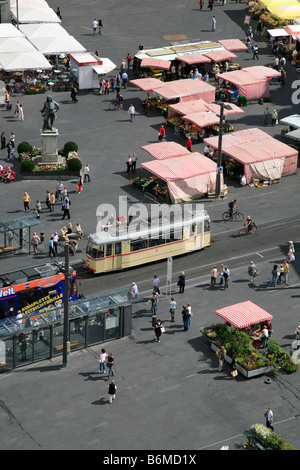 Blick auf den Marktplatz von Halle, Deutschland; Marktplatz in Halle (Saale), Sachsen-Anhalt Stockfoto