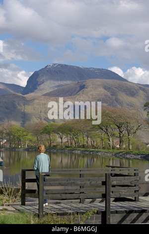 Caledonian Canal bei Corpach Ben Nevis nach Fort William Highland Region Schottland April 2008 hinten Stockfoto