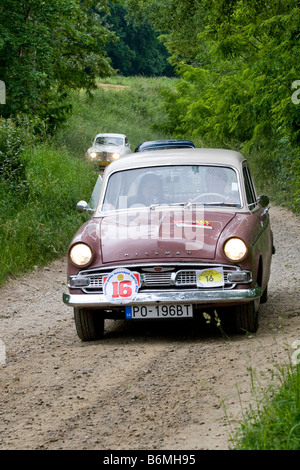 Hillman Minx Series IIIA, 1959 / 60, auf Feldweg Stockfoto