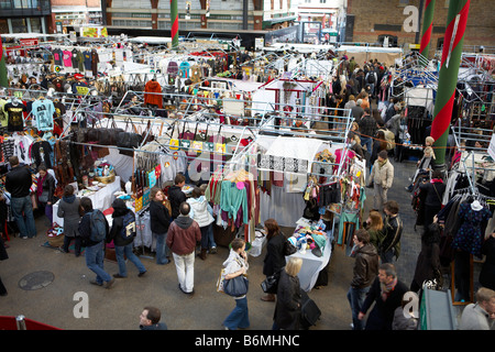 OLD SPITALFIELDS MARKT STÄNDE LONDON EASTEND Stockfoto