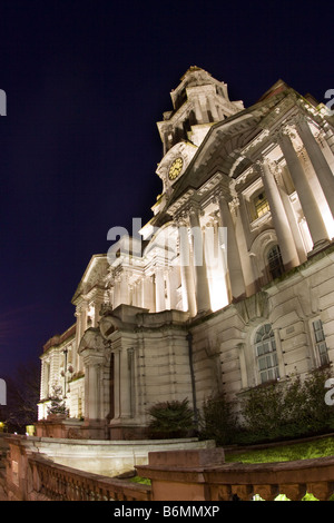 UK England Cheshire Stockport Rathaus bei Nacht Stockfoto