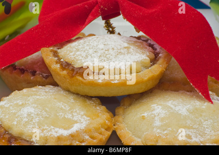 Teller mit Mince Pies Stockfoto